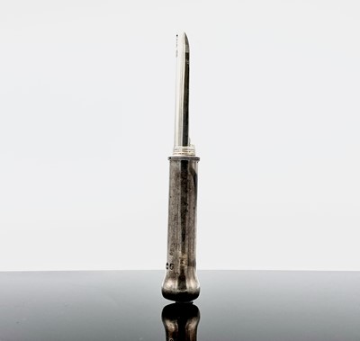 Lot 25 - A George III silver parcel-gilt apple corer by...