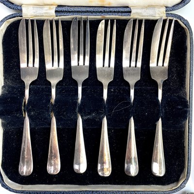 Lot 19 - Plated wares, a sugar loaf cutter etc.