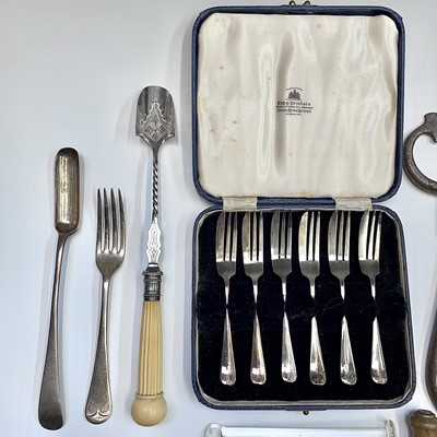 Lot 19 - Plated wares, a sugar loaf cutter etc.
