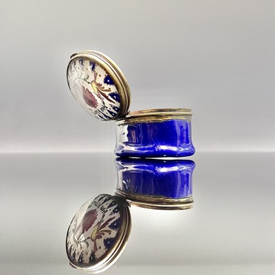 Lot 141 - A South Staffordshire enamelled snuff box