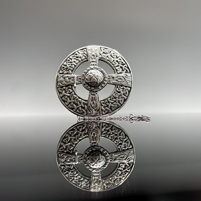 Lot 166 - An Alexander Ritchie Iona silver Prioress Anna...