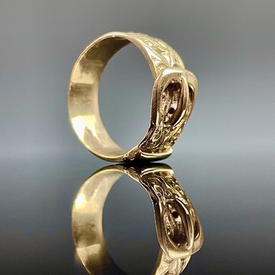 Lot 625 - A Victorian 9ct hallmarked gold buckle ring...