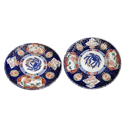 Lot 1 - A large pair of Japanese Imari porcelain...