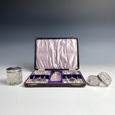 Lot 20 - A cased set of six teaspoons with a pair of...