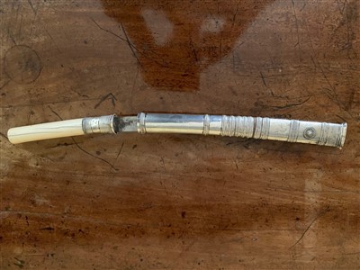 Lot 98 - A late 19th/early 20h century Burmese dagger...