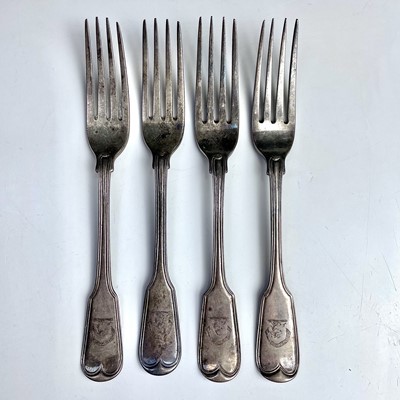 Lot 31 - A George III silver pair of fiddle and thread...