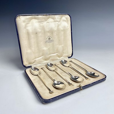 Lot 36 - A George V cased set of six silver nail head...