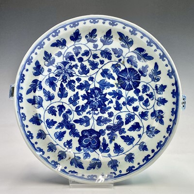 Lot 51 - A Chinese export porcelain blue and white...