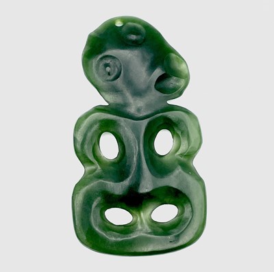 Lot 194 - A Maori anthropomorphic hei-tiki pendant,...