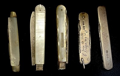 Lot 199 - Five folding pocket knives, two with mother of...