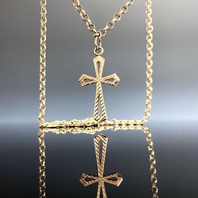 Lot 698 - A 9ct belcher link necklace with hallmarked...