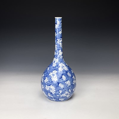 Lot 67 - A Chinese prunus pattern bottle vase, 19th...