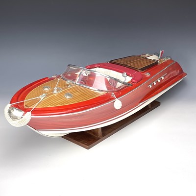 Lot 58 - A well made Riva Aquarama model speedboat with...