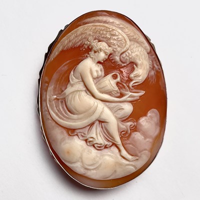 Lot 611 - An .800 silver gilt shell cameo brooch,...