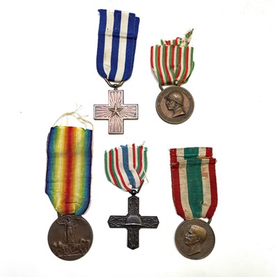 Lot 212 - Italy WWI Medals - 5 Medals. Croce di Guerra,...
