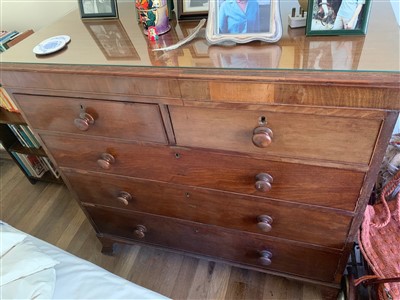 Lot 346 - A mahogany chest of drawers, early 19th...