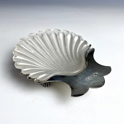 Lot 92 - A Victorian silver scallop shell butter dish...