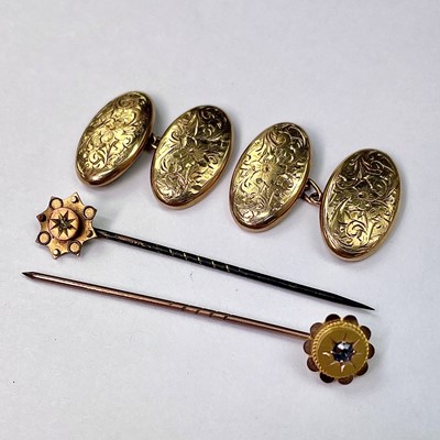 Lot 673 - A pair of 9ct hallmarked gold foliate engraved...