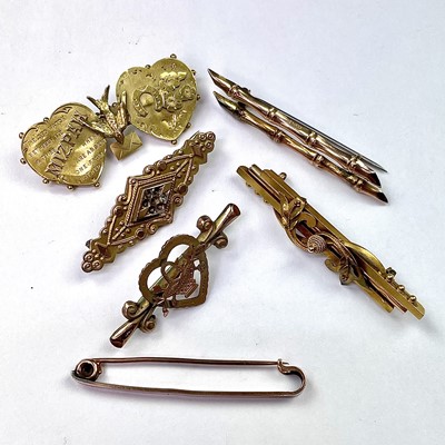 Lot 644 - An early 20th century 15ct hallmarked gold bar...