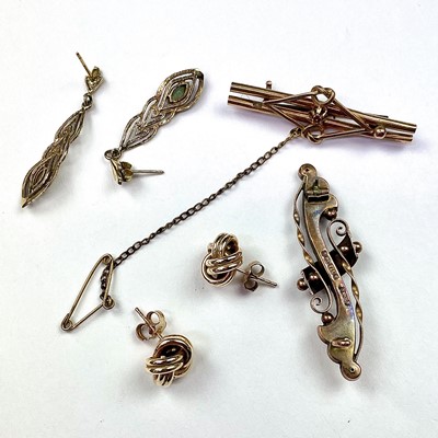 Lot 608 - Two 9ct hallmarked gold brooches; together...