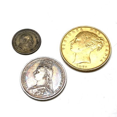 Lot 150 - Victorian Shield Back Sovereign. AN 1871...