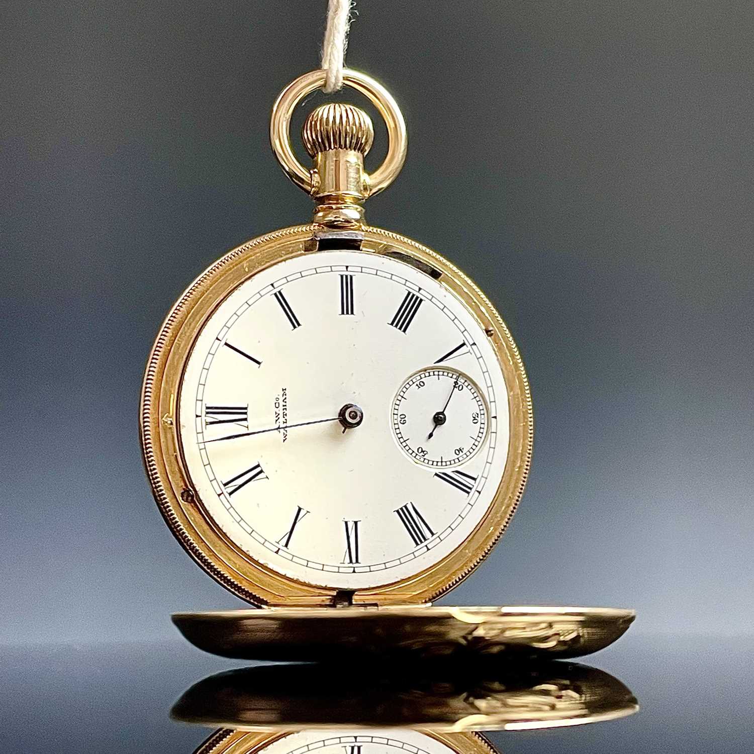 Lot 970 - A good 18ct gold Waltham full hunter crown...