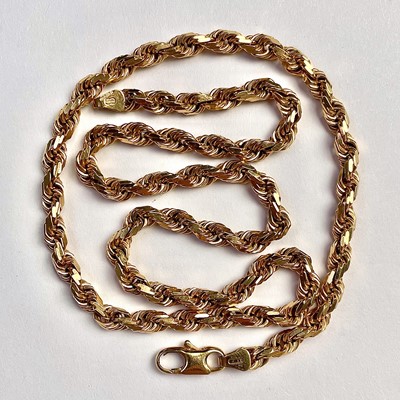 Lot 642 - A 9ct hallmarked gold rope twist bracelet,...