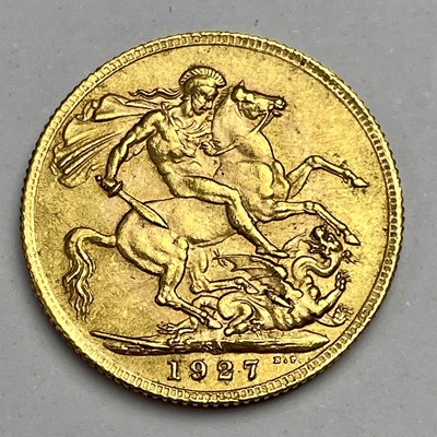 Lot 696 - 1927 full sovereign coin, South Africa mint.