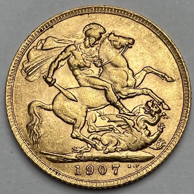 Lot 704 - 1907 full sovereign coin.