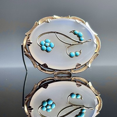 Lot 621 - A Victorian chalcedony and turquoise gold...