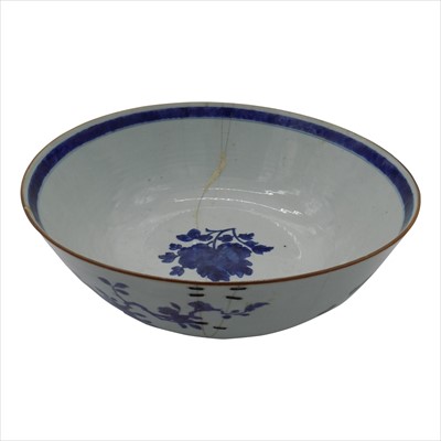 Lot 1110 - A large Chinese blue and white export...