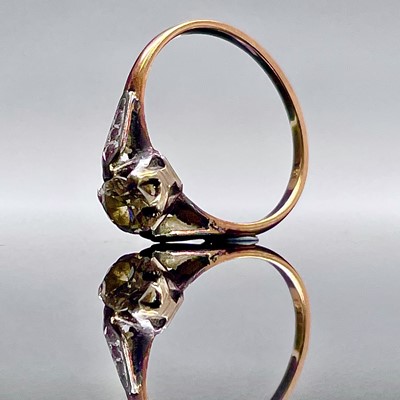 Lot 123 - An early 20th century gold diamond set...