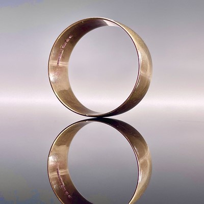 Lot 664 - A 9ct hallmarked gold band ring, Birmingham...