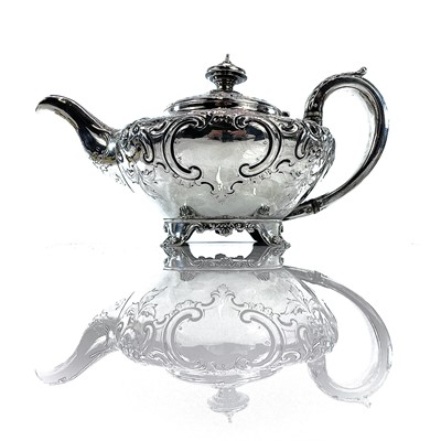 Lot 87 - A George IV silver squat ovoid teapot by...