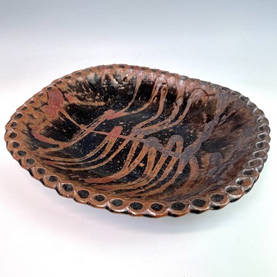 Lot 84 - Slipware 'Boney' dish with crimped edge Brown...