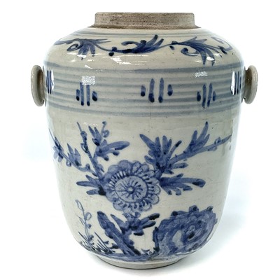 Lot 1 - A Chinese blue and white porcelain pail, early...