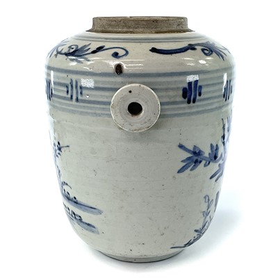 Lot 1 - A Chinese blue and white porcelain pail, early...