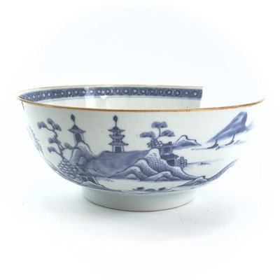 Lot 2 - Three Chinese blue and white porcelain bowls,...