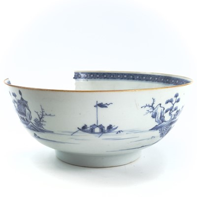 Lot 2 - Three Chinese blue and white porcelain bowls,...
