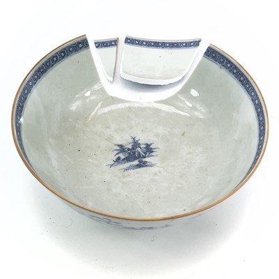 Lot 2 - Three Chinese blue and white porcelain bowls,...