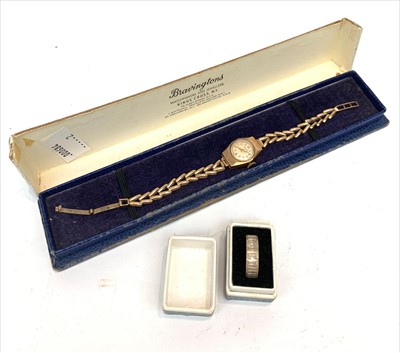 Lot 2462 - A Renown 9ct gold ladies wristwatch on gold...