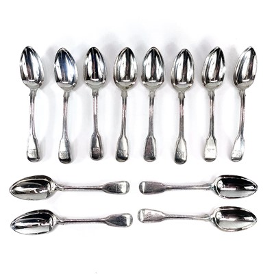 Lot 34 - A good set of eleven George III silver fiddle...