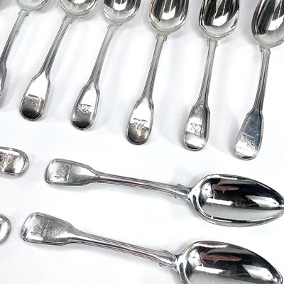 Lot 34 - A good set of eleven George III silver fiddle...
