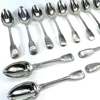 Lot 34 - A good set of eleven George III silver fiddle...