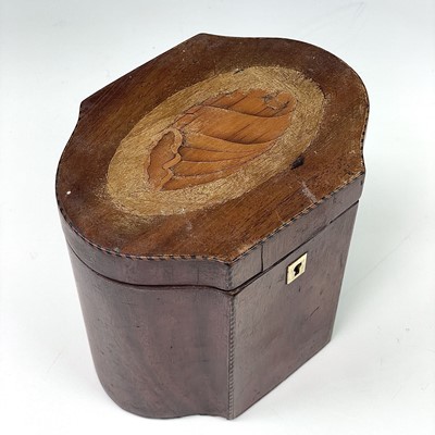 Lot 71 - A George III mahogany, chequer strung and...