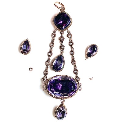 Lot 79 - A Georgian amethyst and seed pearl drop...