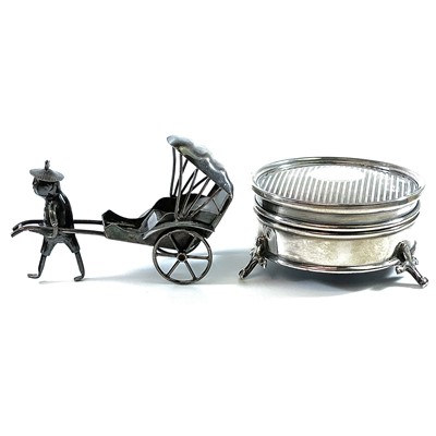 Lot 49 - A George V silver engine turned trinket box by...