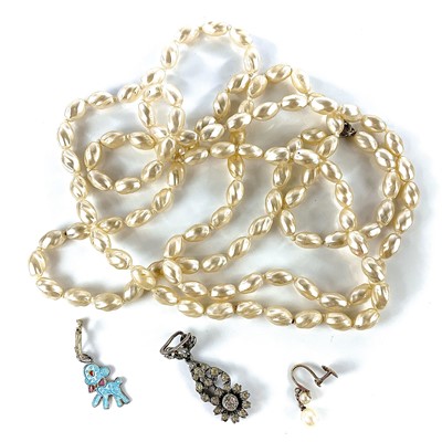 Lot 269 - A 9ct pearl drop screw back earring, together...