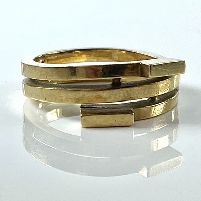 Lot 176 - A high purity gold abstract coiled ring, size...