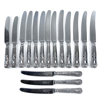 Lot 39 - A modern silver set of twelve King's Pattern...